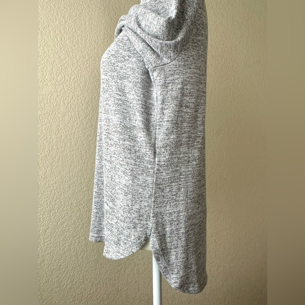 Banana Republic Luxespun Gray Heather Long Sleeve Top – Size Small - Picture 4 of 4